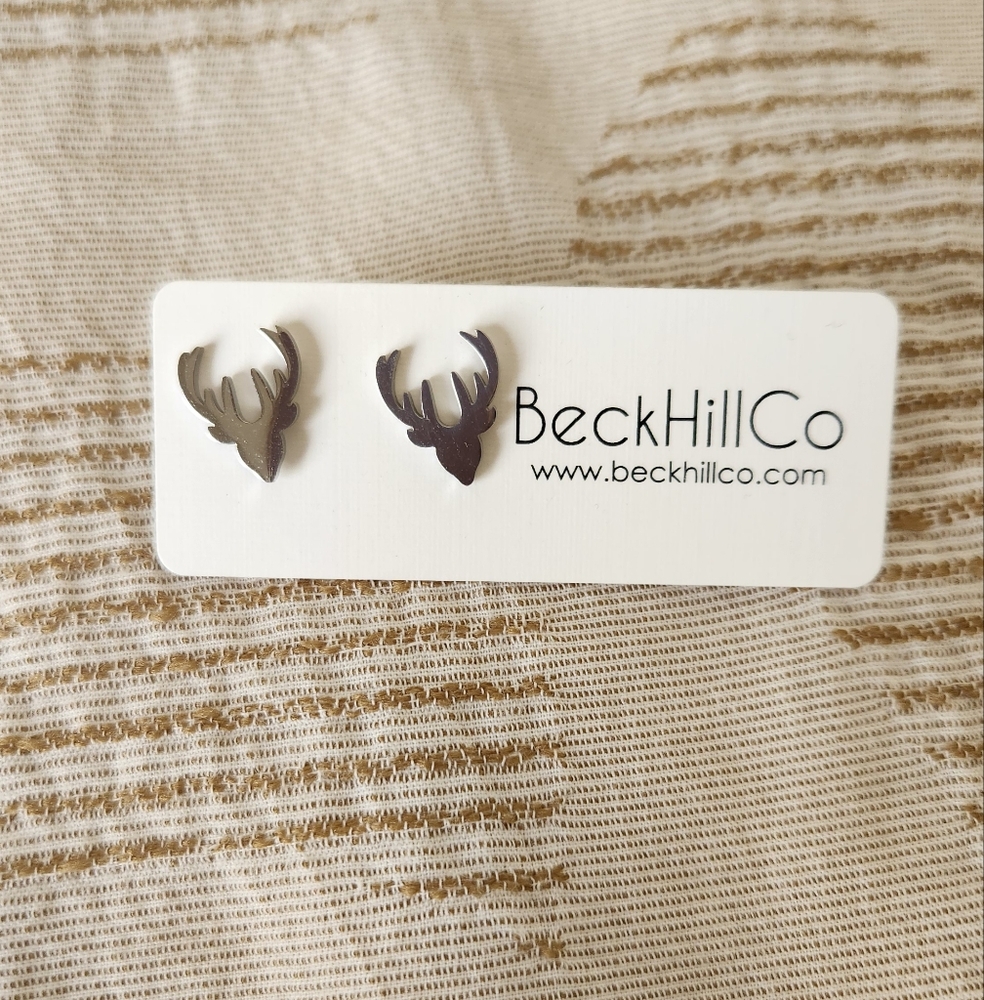 Beckhillco Deer stud earrings